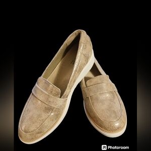 CLARK'S Sharon Ranch Loafer.  Womens.  Size 10.  Gold Metallic.